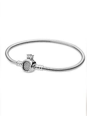 NWT Pandora Moments Crown CZ Charm Bracelet, 925, XS